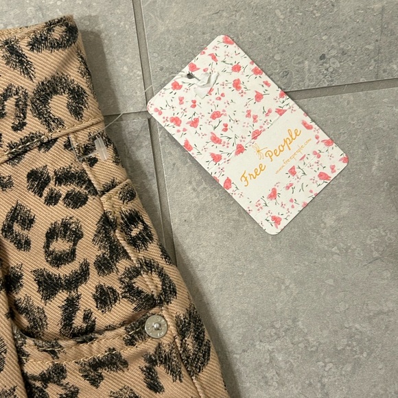 NWT Free People Printed Dogtown High Waist Shorts Cheetah Black Tan Size 24 - Picture 8 of 14